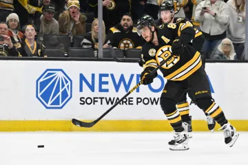 David Pastrňák v utkání Bostonu se Seattlem