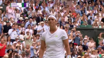 V semifinále Wimbledonu se střetne Džábirová se Sabalenkovou, v mužích Medvěděv s Alcarazem