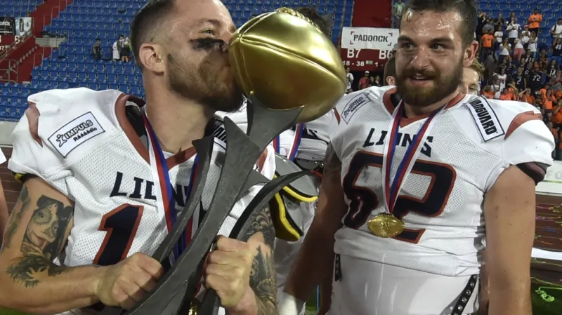 Prague Lions se radují z Czech Bowlu po výhře nad ostravskými Steelers
