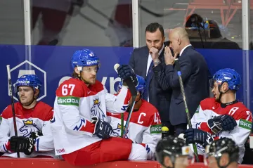 Trenéři české reprezentace Filip Pešán s Martinem Strakou