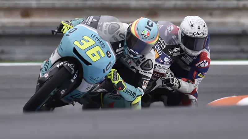 Joan Mir a Romano Fenati