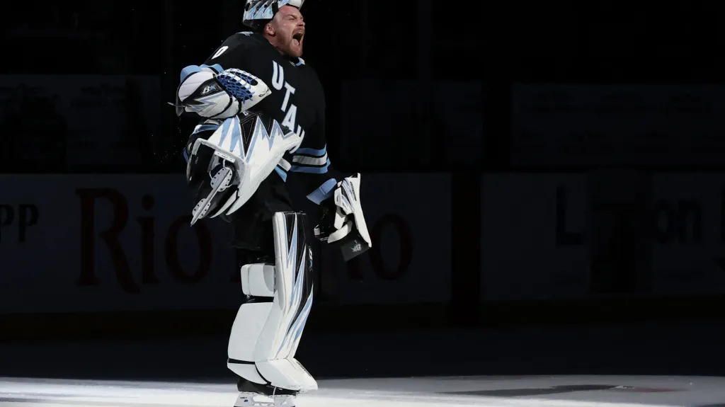 Karel Vejmelka v dresu Utahu