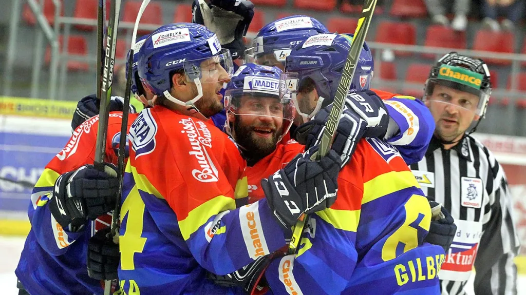 Radující se hokejisté Českých Budějovic