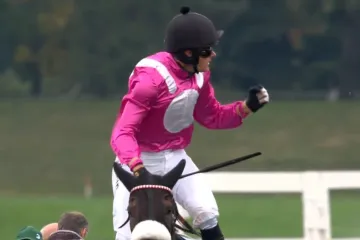 Josef Bartoš se raduje v sedle Joli Looka