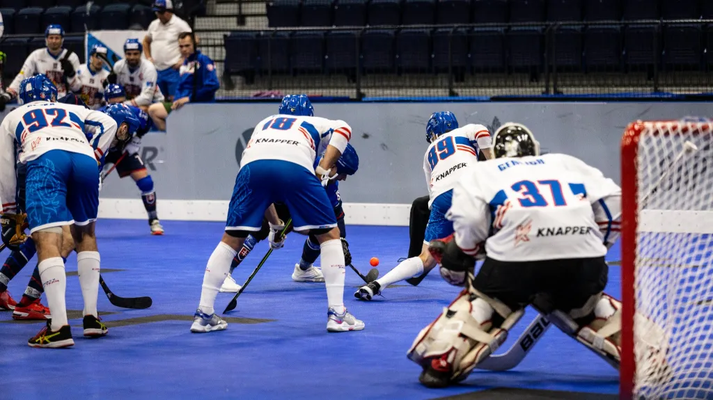 Čeští hokejbalisté si ve čtvrtfinále poradili s Finy