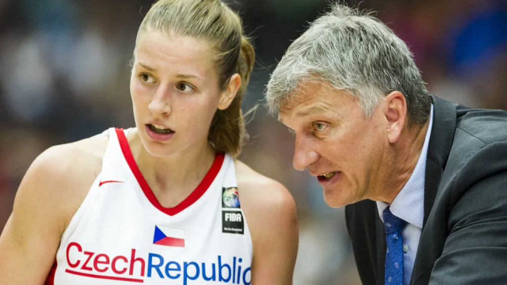 Elhotová v rozhovoru s trenérem Benešem