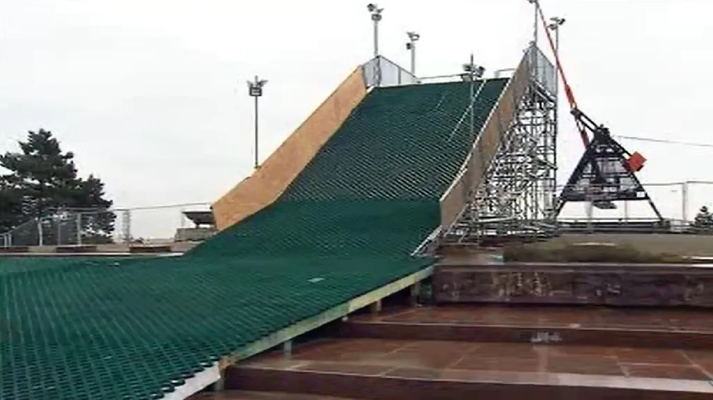 Stavba Olympijského parku v Praze na Letné