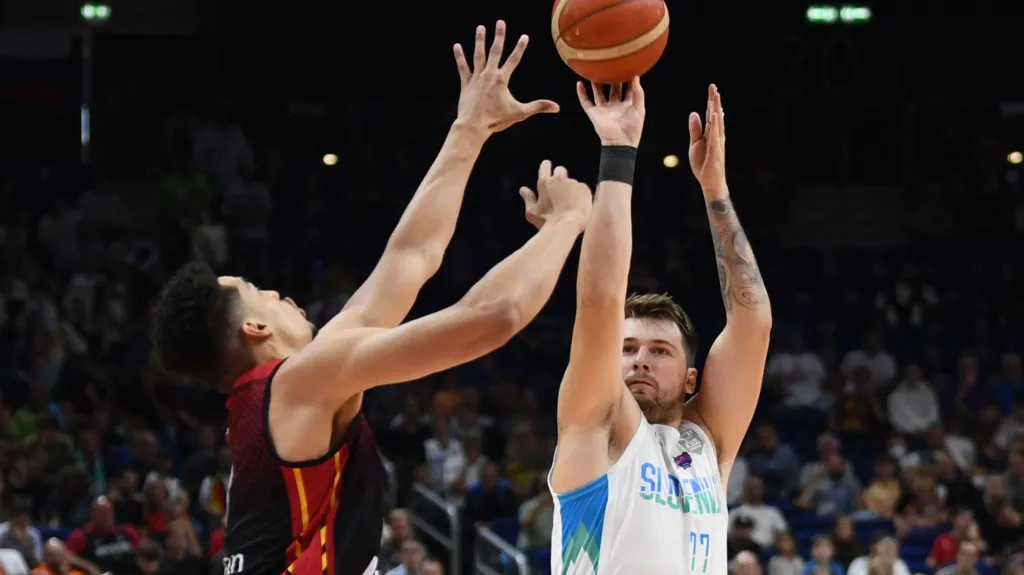 Luka Dončič v utkání s Belgií
