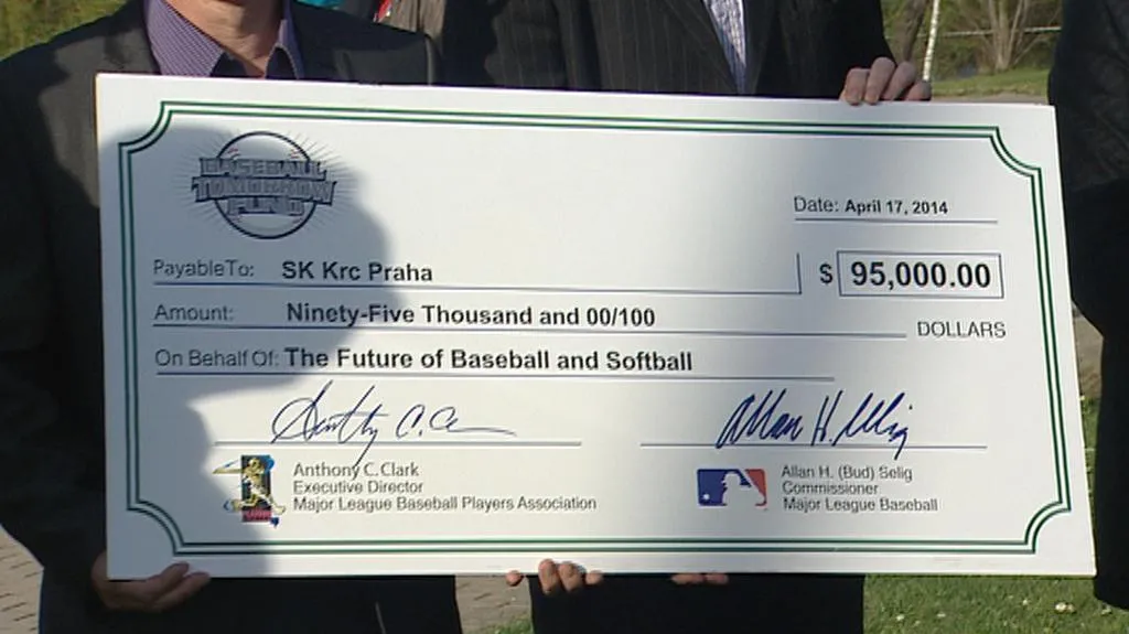 Eagles dostali šek od Baseball Tomorrow Fund