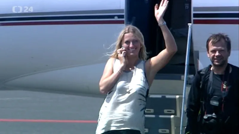 Vítězná Kvitová se vrátila domů