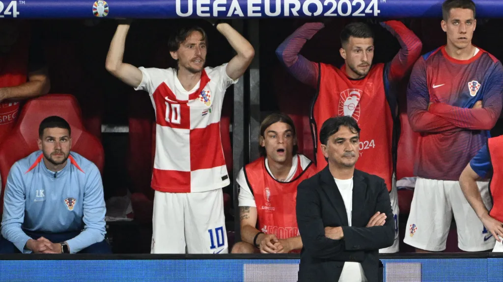 Luka Modrič a chorvatská lavička