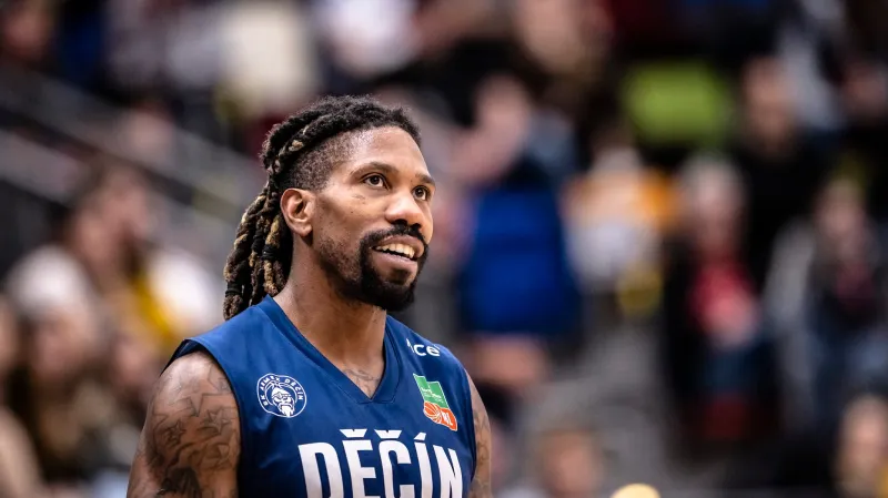 Děčínský rozehrávač A. J. Walton