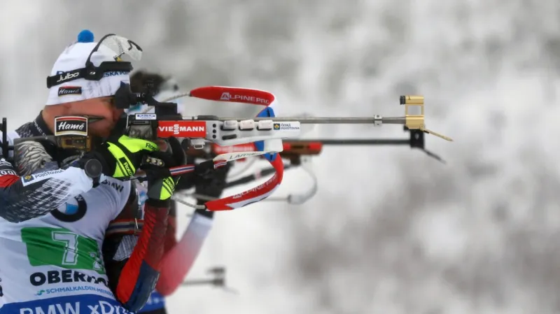 Sestřih štafety biatlonistů SP v Oberhofu