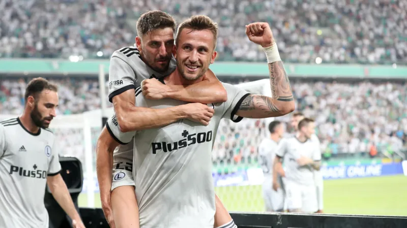 Legia v generálce na Slavii porazila Wartu, Pekhart skóroval