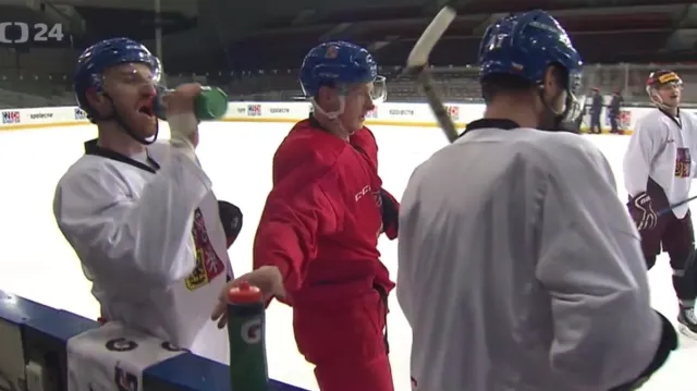 K reprezentaci se připojili Červenka, Kubalík a Řepík