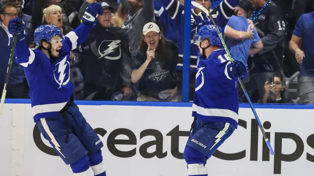 Ondřej Palát dopomohl k prvnímu finálovému bodu Tampy gólem a asistencí