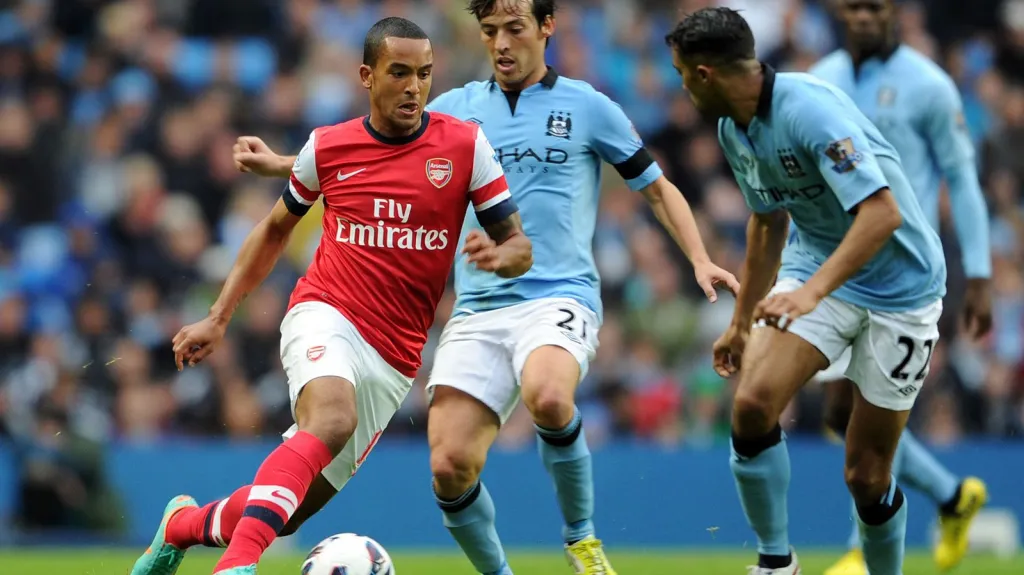 Theo Walcott proti Man City
