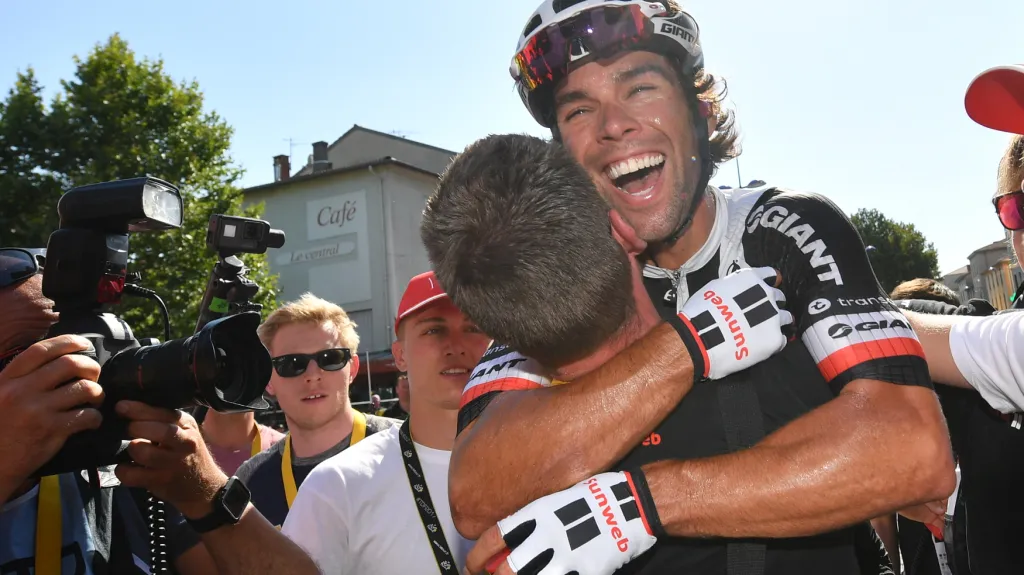 Michael Matthews slaví v Romans-sur-Isere svou druhou vyhranou etapu
