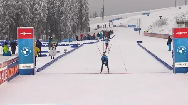 Sestřih štafety biatlonistů Oberhofu