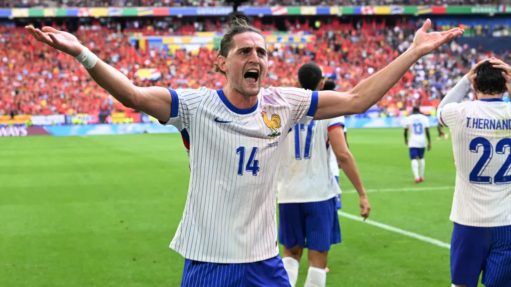 Francouzi se radují z postupu do čtvrtfinále Eura