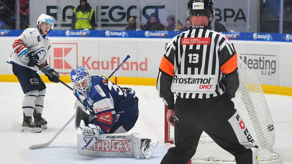 Plzeňský Petr Kodýtek překonává Dominika Furcha z Brna