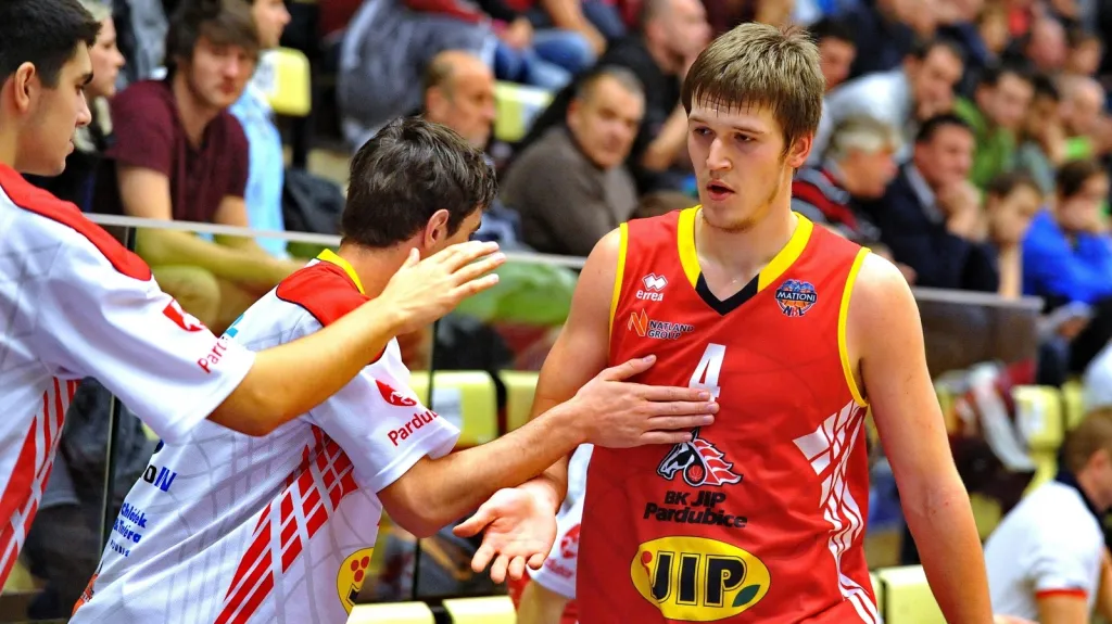 Martin Peterka v dresu Pardubic