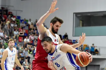 Tomáš Satoranský v utkání s Tureckem