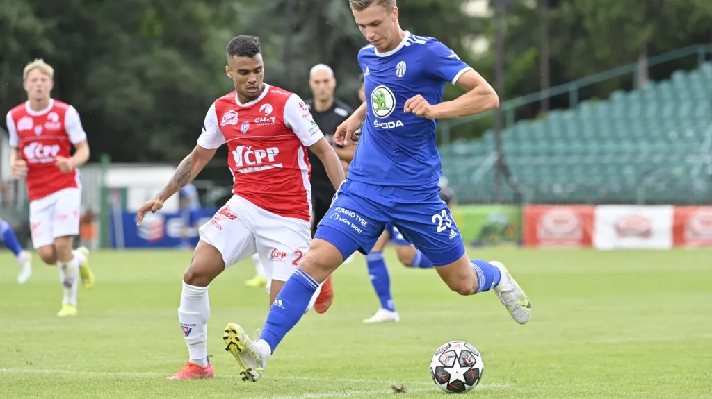 Pardubický Cadu stínuje Daniela Filu z Mladé Boleslavi