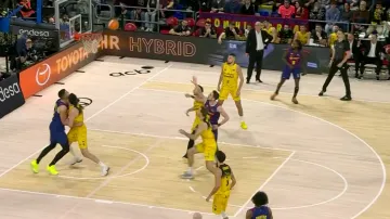 Ani 17 bodů Jana Veselého nepomohlo Barceloně k prodloužení vítězné série