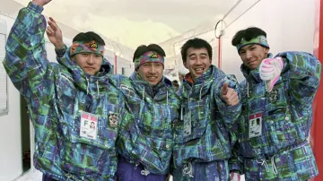 Noriaki Kasai (vpravo) na své první olympiádě v Albertville 1992