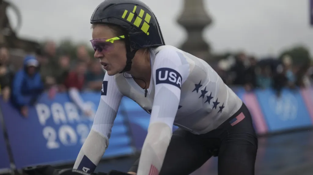 Taylor Knibbová v cíli smolné olympijské časovky