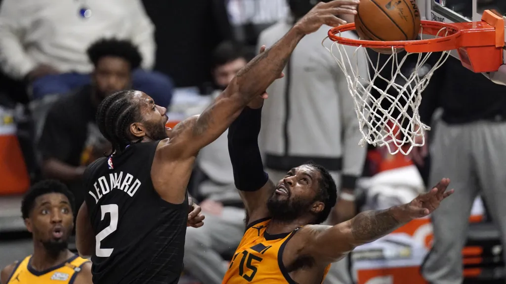 Kawhi Leonard proti Utahu