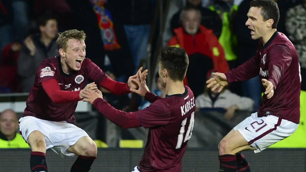 Slavící hráči Sparty