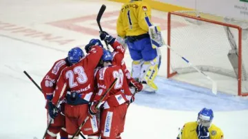 Čeští hráči se radují ze vstřeleného gólu