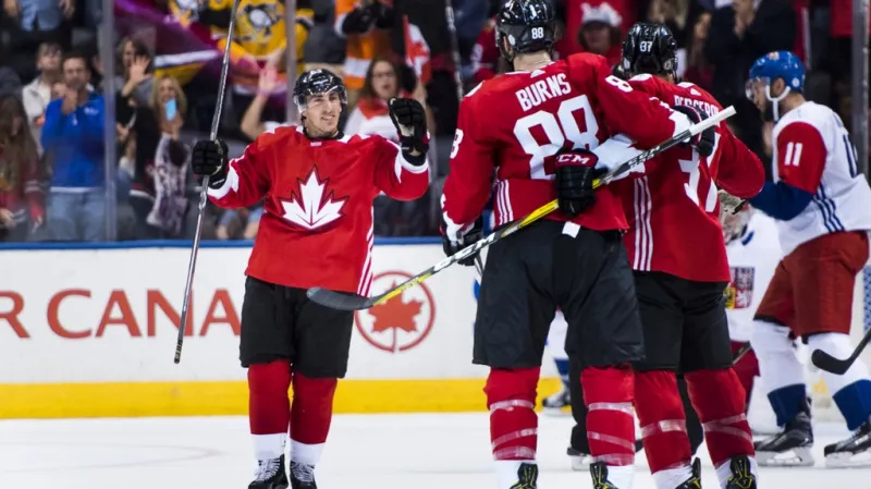 Kanaďané se radují z gólu v utkání s ČR