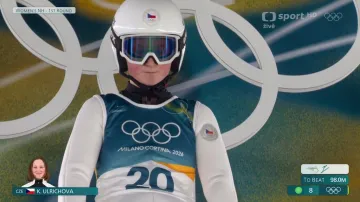 Pokusy českých skokanek na lyžích v 1. kole na středním můstku s ohlasy