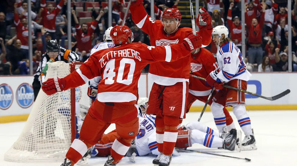 Marek Židlický se raduje z branky