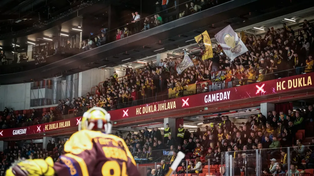 Fanoušci hokejové Jihlavy v nové Horácké aréně