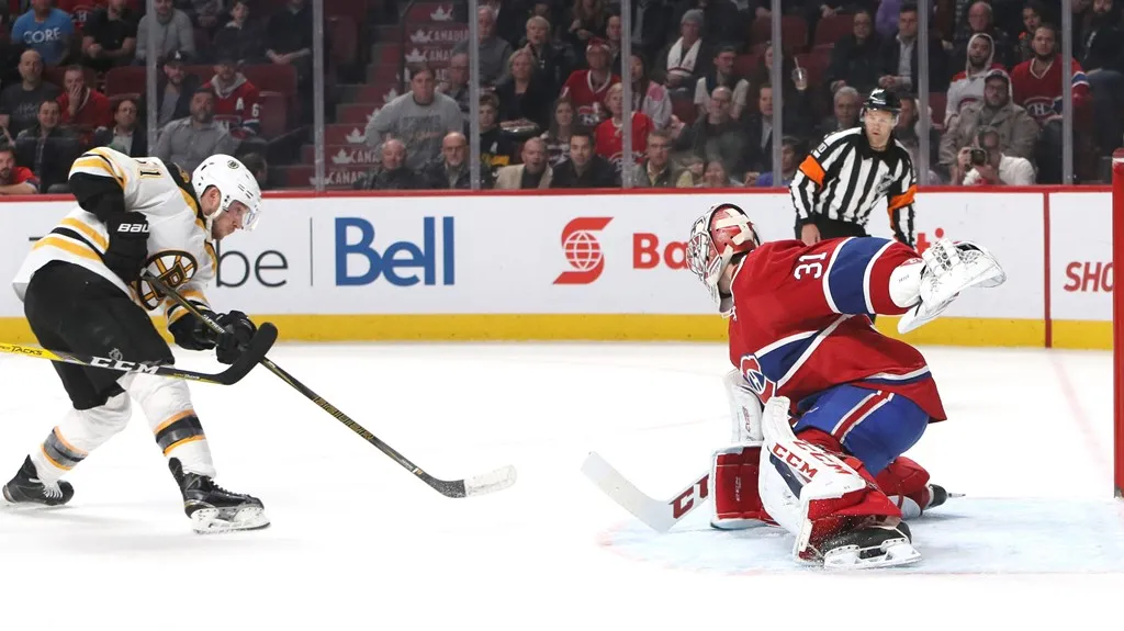 Ryan Spooner skóruje