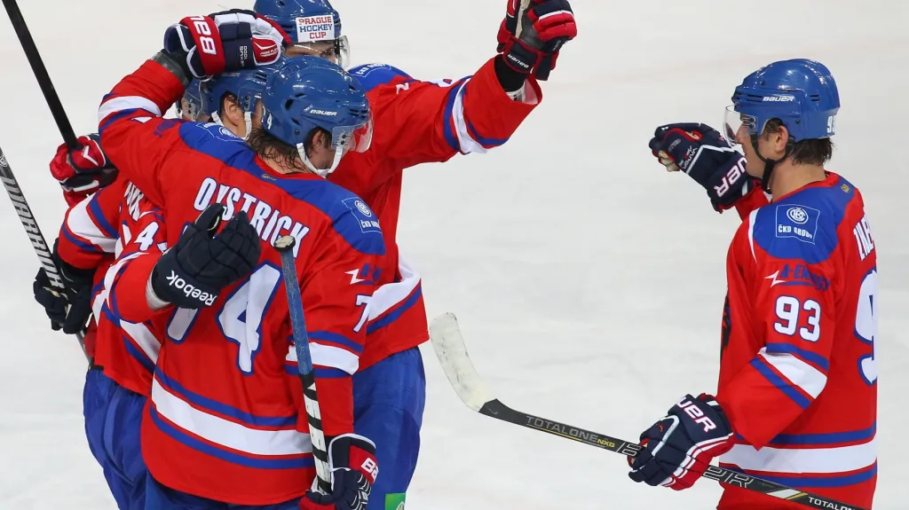 Slavící hráči Lva Praha