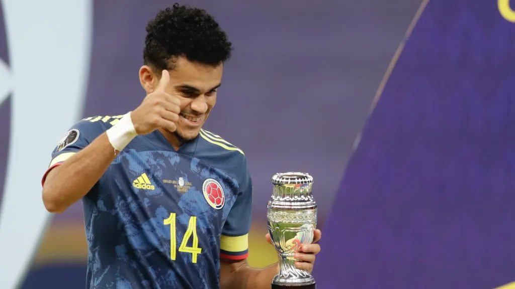 Luis Díaz s trofejí za třetí místo