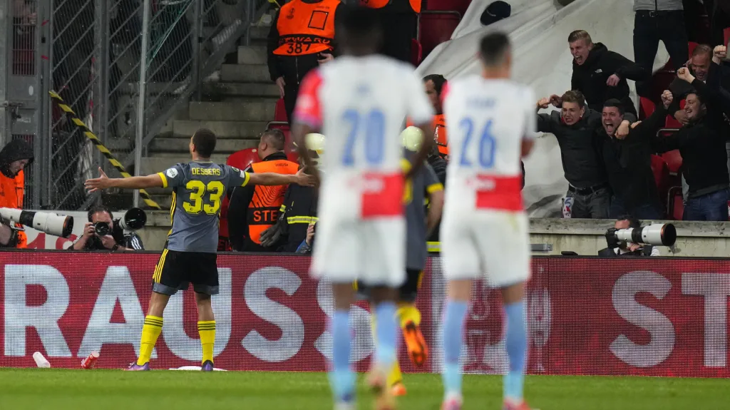 Feyenoord slaví, Slavia smutní