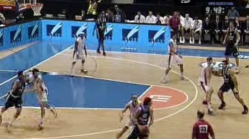 Basketbalisté Nymburku porazili v poháru ULEB Boloňu a udrželi si šanci na postup ze skupiny. 