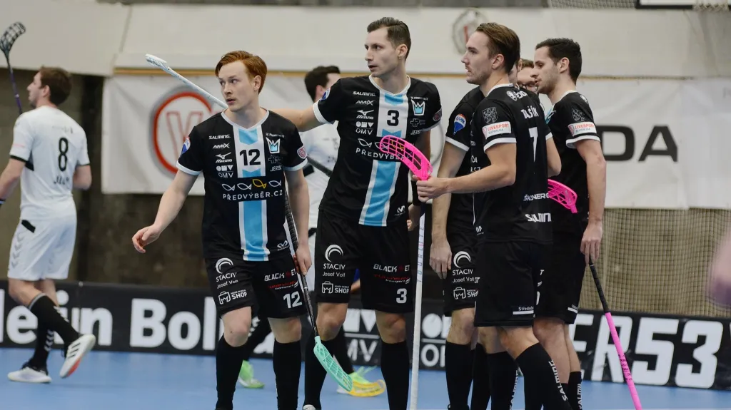 Radost mladoboleslavských florbalistů proti Brnu 