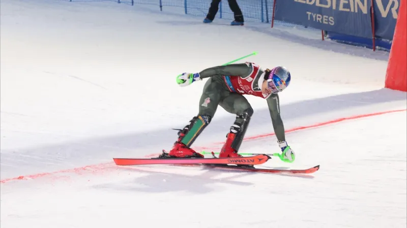 Vyvrcholení druhého kola mužského slalomu v Levi