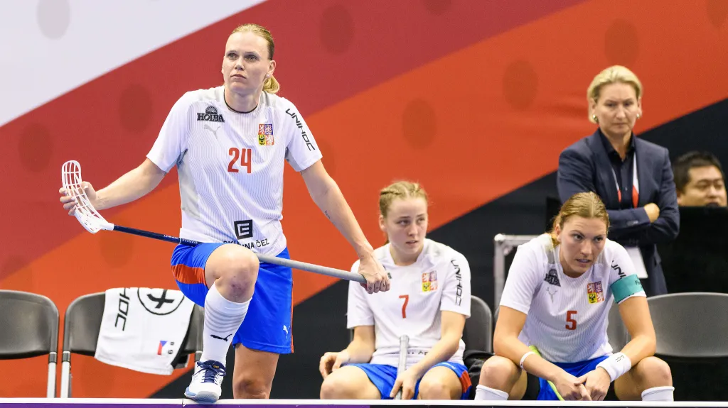 Denisa Ratajová smutní se spoluhráčkami