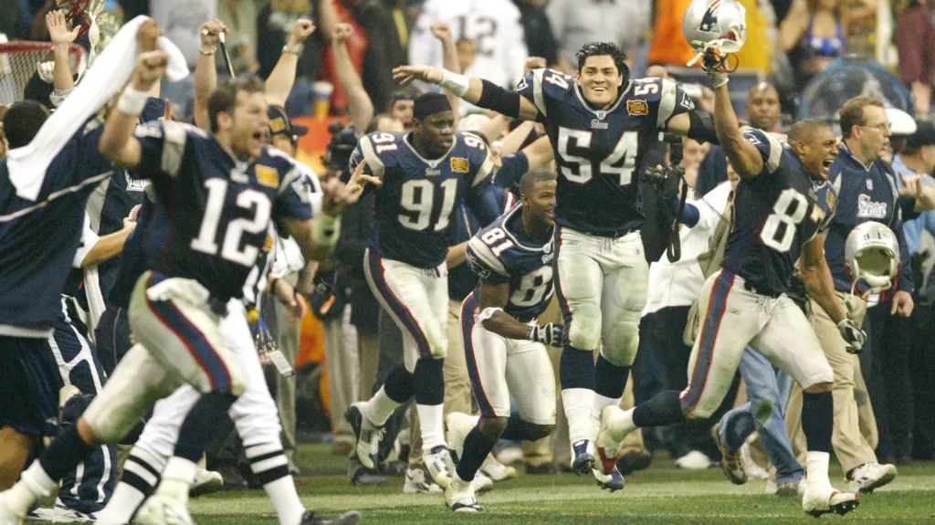 Hráči New England Patriots slaví druhé vítězství v Super Bowlu