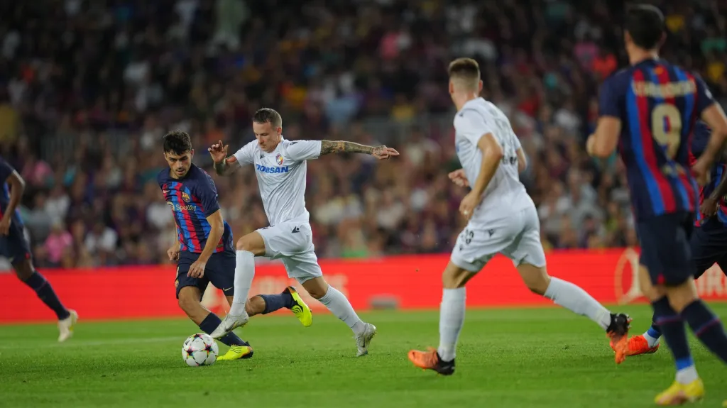 Jan Sýkora (druhý zleva)