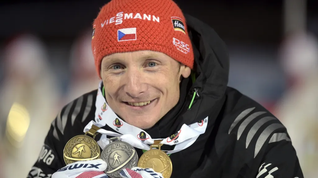 Ondřej Moravec s medailovou sbírkou z mistrovství světa