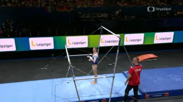 Vanesa Mašová ve finále ME ve cvičení na bradlech